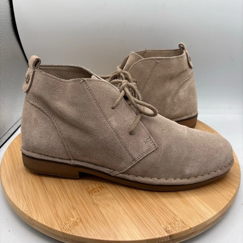 Tommy Bahama Evert Taupe Suede Desert Chukka Booties Women 9.5 Boho festival